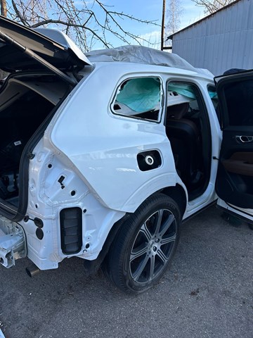 Крило праве заднє 31484169 VOLVO