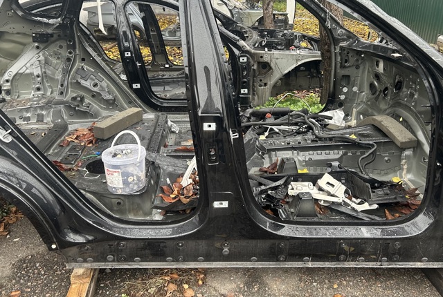 Отвір передніх лівих дверей 41007955059 BMW