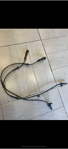Датчик АБС передній 102776100B TESLA