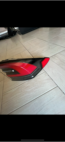 Стоп задній 103433300A Tesla Model