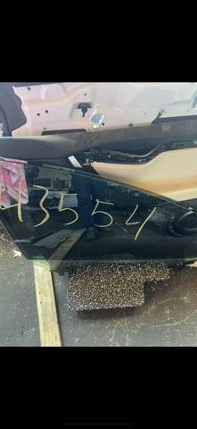 Скло передніх дверей, правих 107790199A TESLA