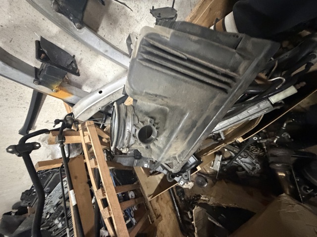 Коробка фільтра 13717601871 BMW