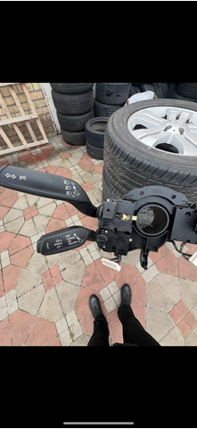 Перемикач підрульовий, в зборі 4G8953502AA VAG