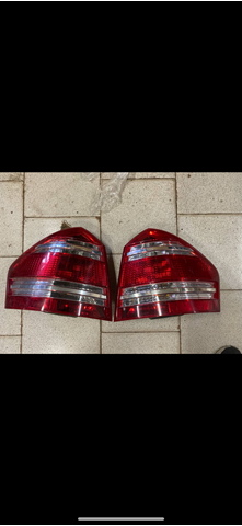 Ліхтар задній лівий A1648200564 MERCEDES