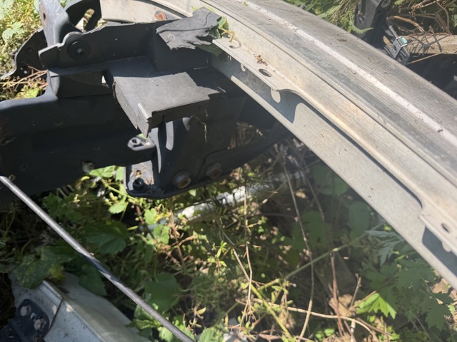 Балка бампера переднього A2216201286 MERCEDES