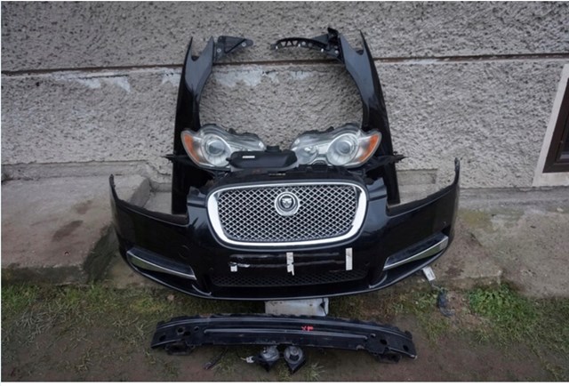 Бічна частина передня ліва C2Z14006 JAGUAR