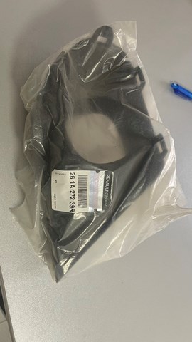 Ободок/окантовка фари протитуманной, правий 261A27239R RENAULT