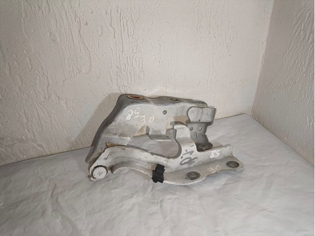 Завіс капота, правий 5341033240 TOYOTA