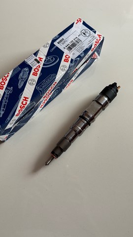 Форсунка вприску палива 0445120219 BOSCH