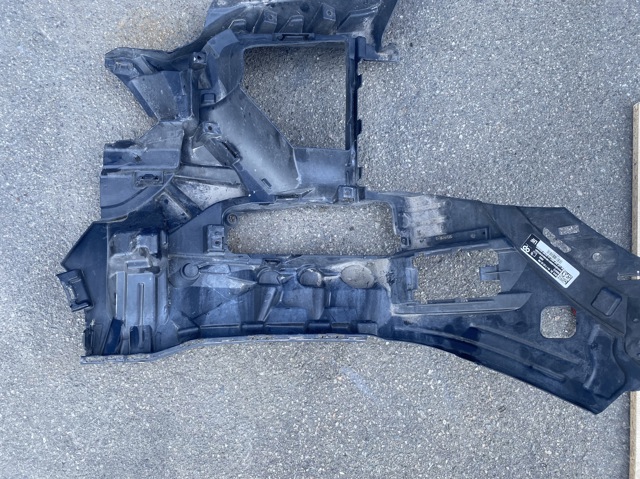Кріплення протитуманки правої 51118069892 BMW