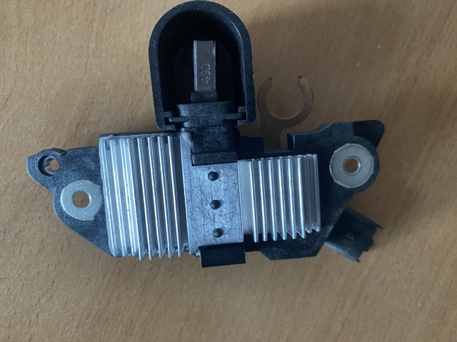 Реле зарядки генератора YRV33 UNIPOINT