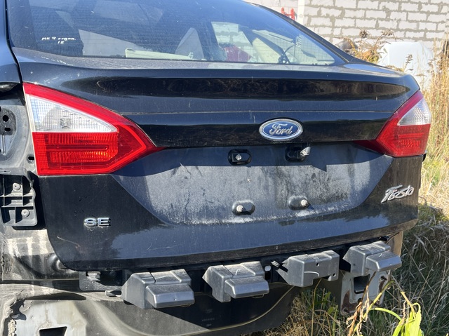 Кришка багажника кузова D2BZ5440110A FORD