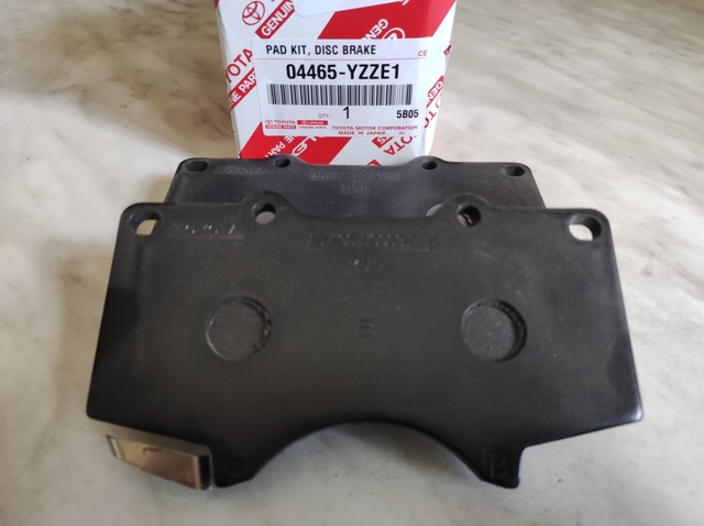 Гальмівні колодки 04465YZZE1 TOYOTA