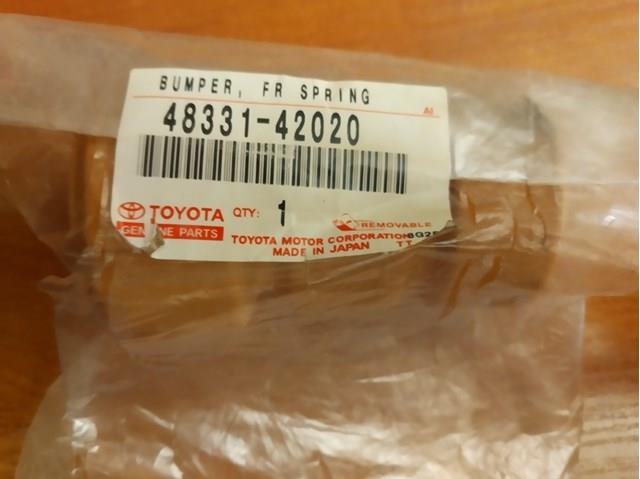 Відбійник амортизатора переднього 4833142020 TOYOTA