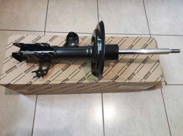 Амортизатор передній 4851080A66 TOYOTA