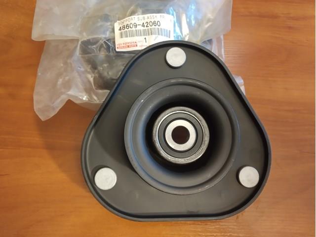 Кріплення переднього амортизатора 4860942060 TOYOTA