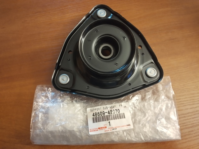 Опора стійки амортизатора переднього 4860942070 TOYOTA