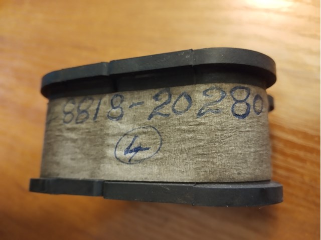 Гумка заднього стабілізатора 4881820280 TOYOTA