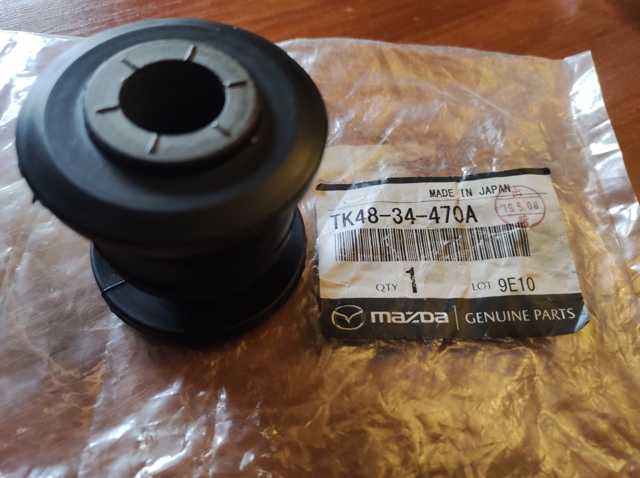 Сайлентблок нижній передньої підвіски TK4834470A MAZDA