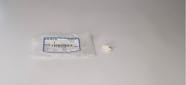 Фіксатор підпори капота 357823397 VAG