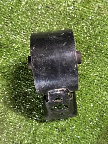 Подушка передньої опори двигуна 112708J000 NISSAN