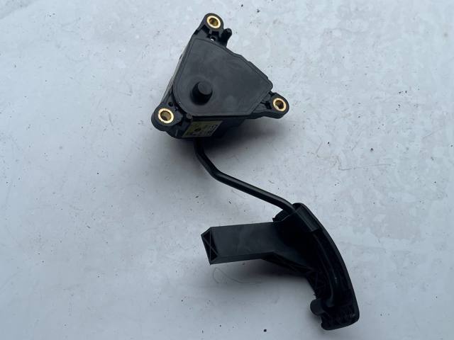 Педаль акселератора 18002JG40A NISSAN