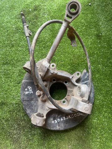 Кулак поворотний правий 43018JK00B NISSAN