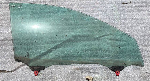 Скло передніх дверей, правою 6810106080 TOYOTA