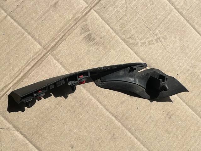 Молдинг переднього правого крила 9804826680 PEUGEOT