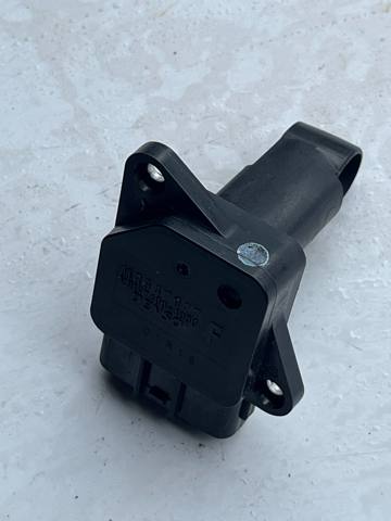 Датчик масової витрати повітря MR547077 MITSUBISHI