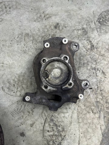 Цапфа поворотного кулака 31216760954 BMW