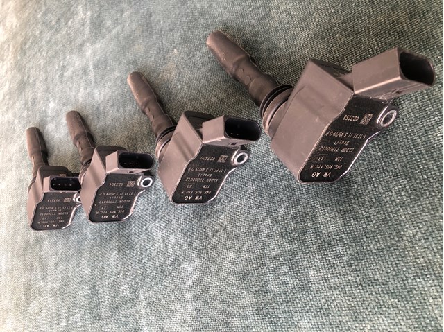 Котушка запалювання 04E905110M VAG