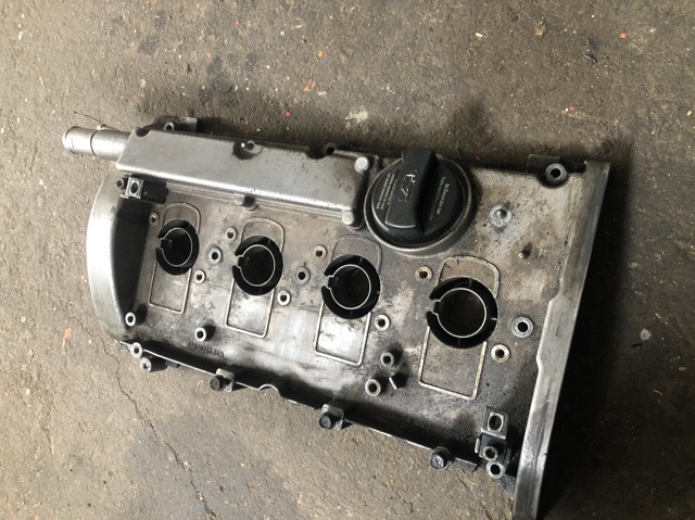 Кришка клапанна 06B103469AH VAG