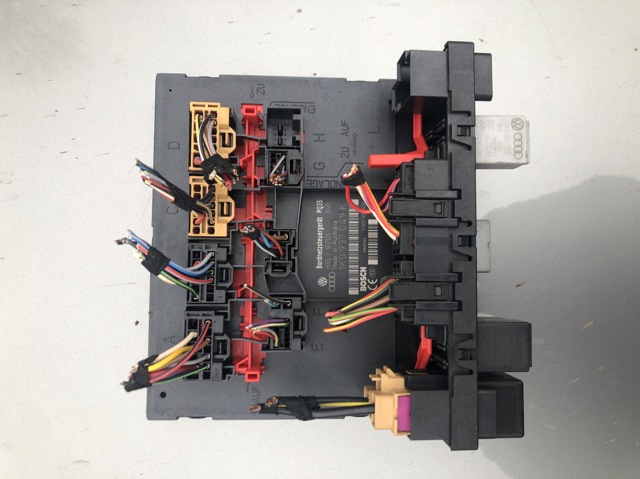Коробка запобіжників 1K0937049K VAG