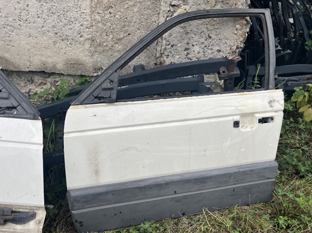 Дверь передня ліва Volkswagen Passat B3, B4