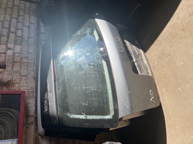 Задні двері багажника Audi A6 Allroad C5