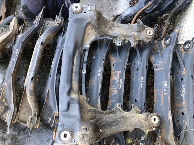 Балка передньої підвіски, підрамник 4Z7399313F VAG