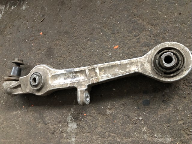 Стійки і важелі підвіски 4Z7407151 VAG