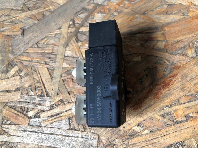 Реле підігріву сидіння 6R0959772A VAG
