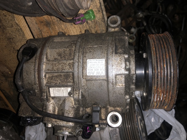 Компресор кондиціонера 7L6820803L VAG