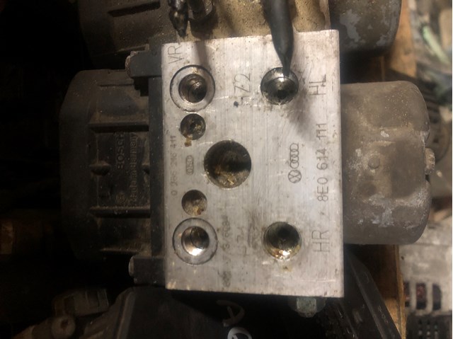 Блок керування АБС (ABS) 8E0614111 VAG