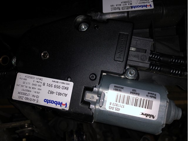 Двигун приводу люка 8K0959591B VAG