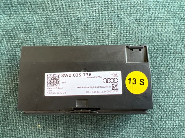 USB-розгалужувач 8W0035736 VAG
