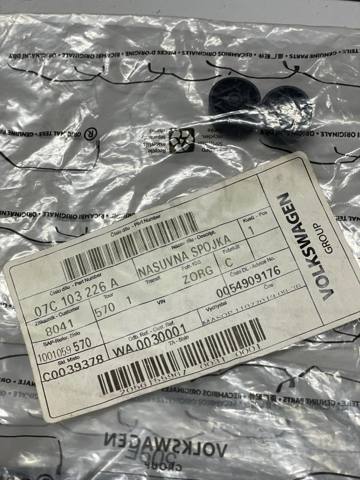 Подушка декоративної кришки двигуна 07C103226A VAG