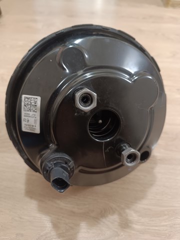 Вакуумника 7L8612101R VAG