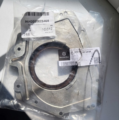 Сальник коленвала двигуна, задній A642010021464 MERCEDES