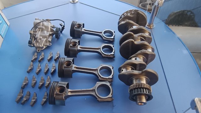Помпа масляна 2290087 FORD
