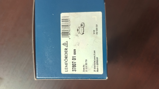 Сайлентблок нижній передньої підвіски 3780701 LEMFORDER