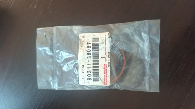 Сальник масляного насоса АКПП 9031138087 TOYOTA
