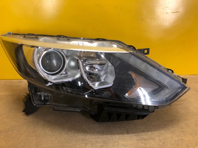 Фара комбінована, передня Nissan Qashqai 2